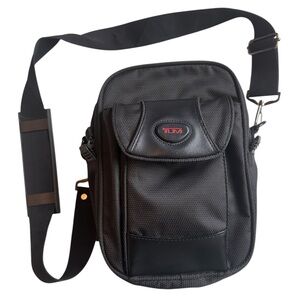 TUMI 580C Black Compact Nylon Leather Crossbody Messenger Bag Adjustable 6"X9.5"